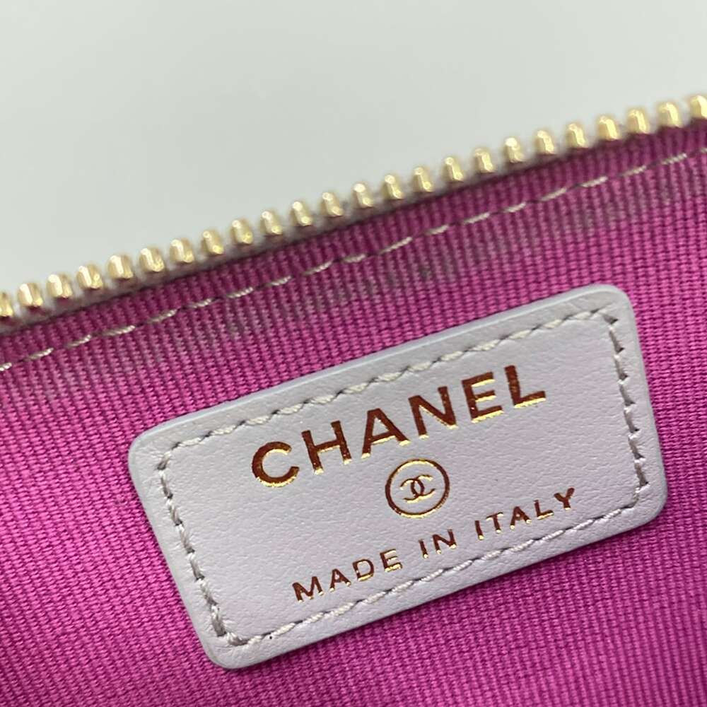 Chanel Matelasse Coin Case - Picture 4 of 12